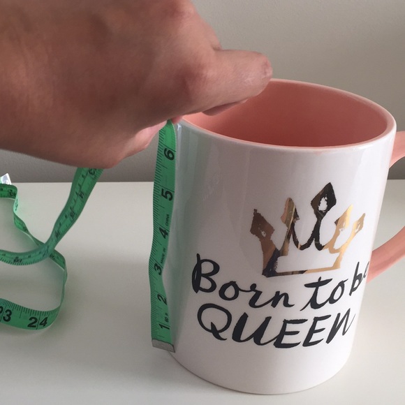 BORN TO BE QUEEN Extra Large Cup 6 1/2 X 7 1/2 - Picture 2 of 4
